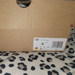 UGG Fluff Yeah Slide